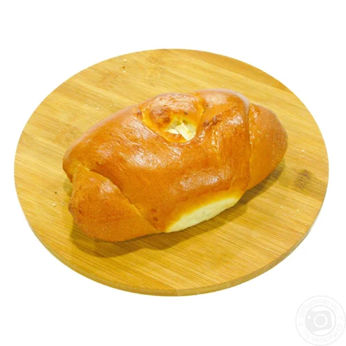 Булочка з сиром та родзинками