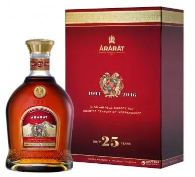 Бренди ARARAT 25 років витримки 0.75л 40% в подарунковій упаковці