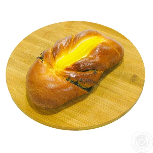 Булка з маком та заварним кремом