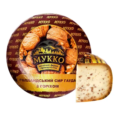 Сир Мукко з горіхом 50,2%