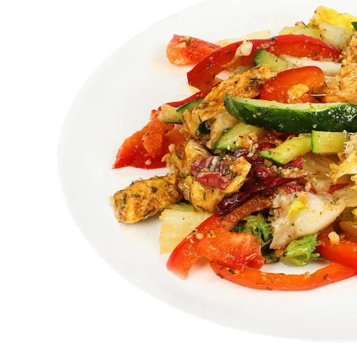 Салат з куркою та гострою горіховою заправкою ваг