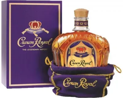 Віскі бленд Crown Royal Deluxe (в коробці) 0,75л