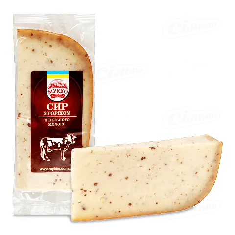 Сир Лавка традицій Мукко з горіхом 50.2%, 170г
