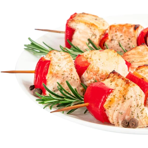 Міні-шашлички з лосося з перцем