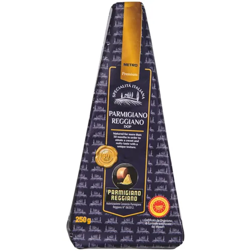 Сир Metro Premium Parmigiano Reggiano Dop 32% 250г