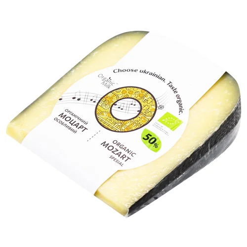 Сир Organic Milk Моцарт особливий 50% 200г
