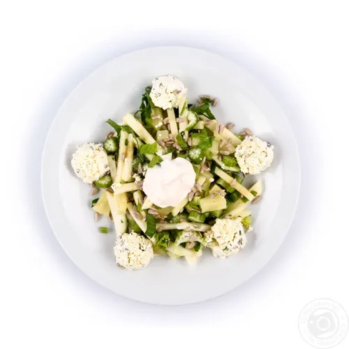 Салат з сирними кульками